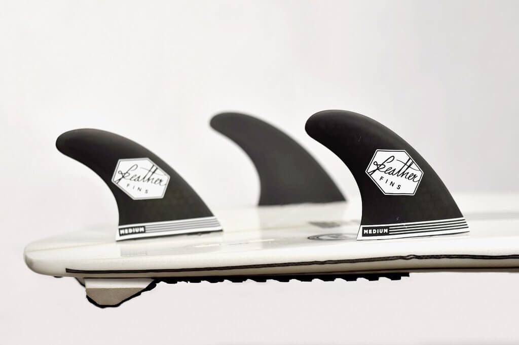 Dérives surf Feather fins Ultralight Black plug FCS