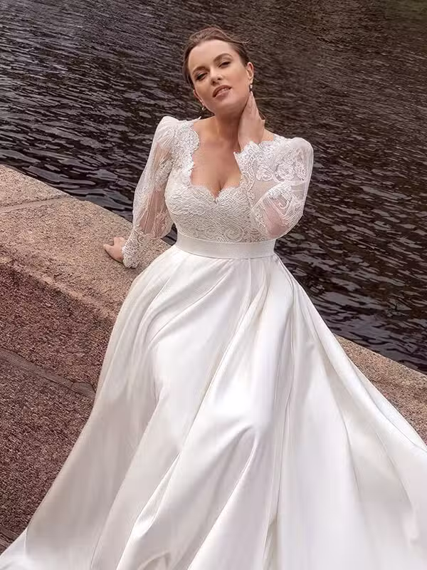 Robe De Mariée En Satin Femme Ronde
