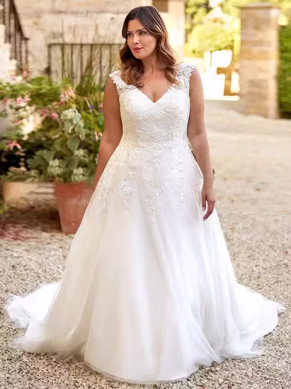 Robe De Mariée Femme Petite Et Ronde
