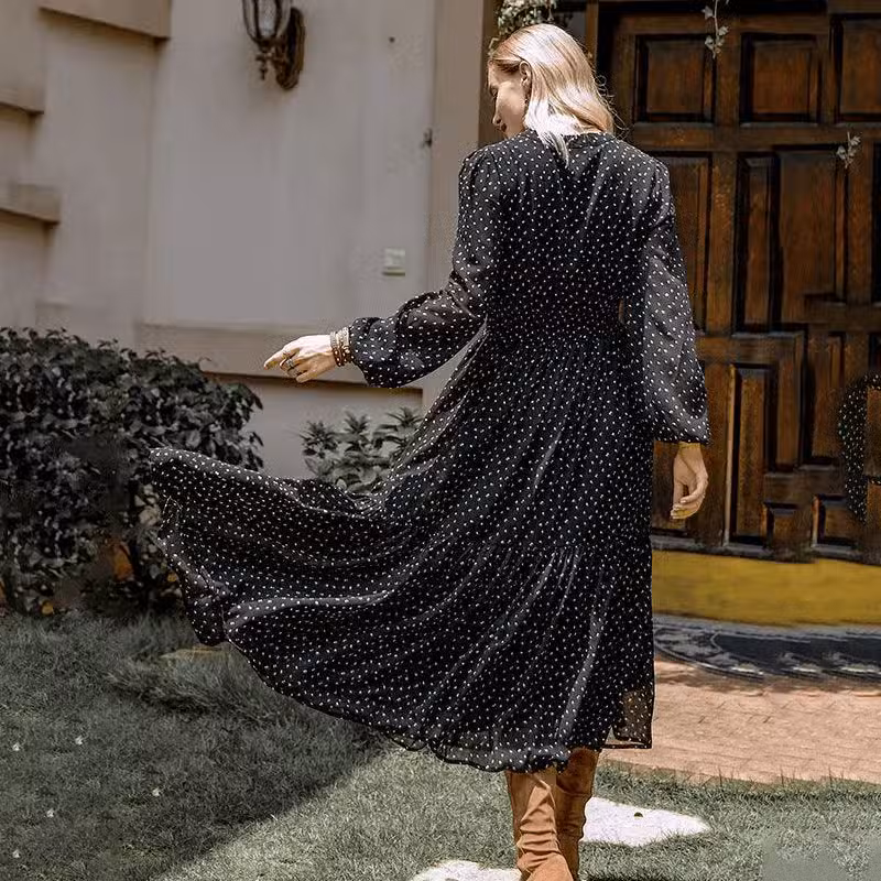 Robe Noire Brodée – Image 3